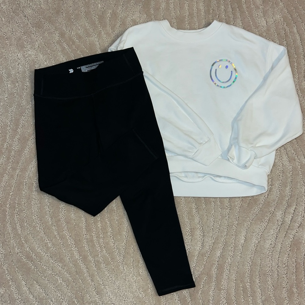 GAP Kids White Smiley Sweatshirt and All in Motion leggings! 🙂
